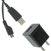USBケーブルと、USB-AC変換コネクターの例